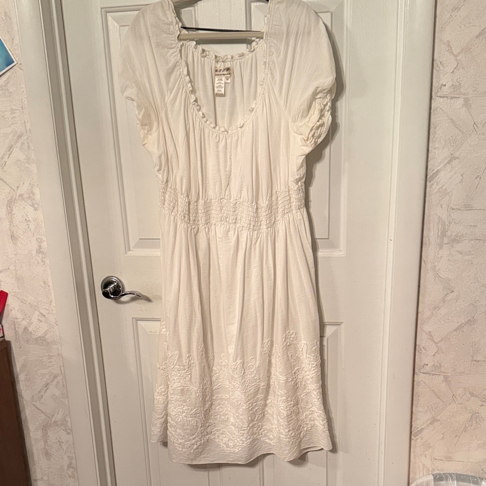 Max Studio white Midi Dress